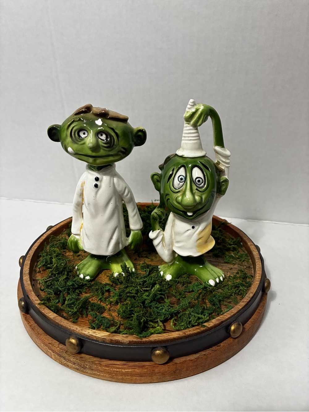 Rare vintage Norcrest Japan ceramic salt and pepper shakers (est 1950-1960s)